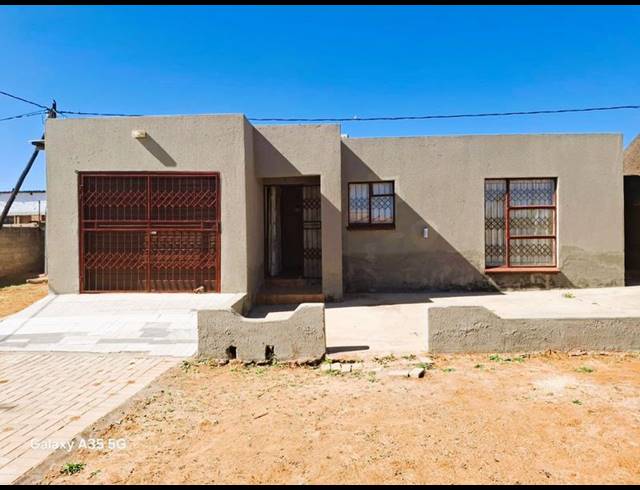 2 BEDROOM HOUSE FOR SALE IN MANKWENG